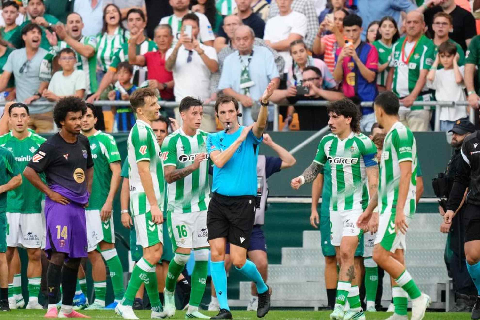 El gol anulado a Lo Celso, desde la 'RefCam': "Sólo por el gol que ha metido hay que dejarlo, por el fútbol"