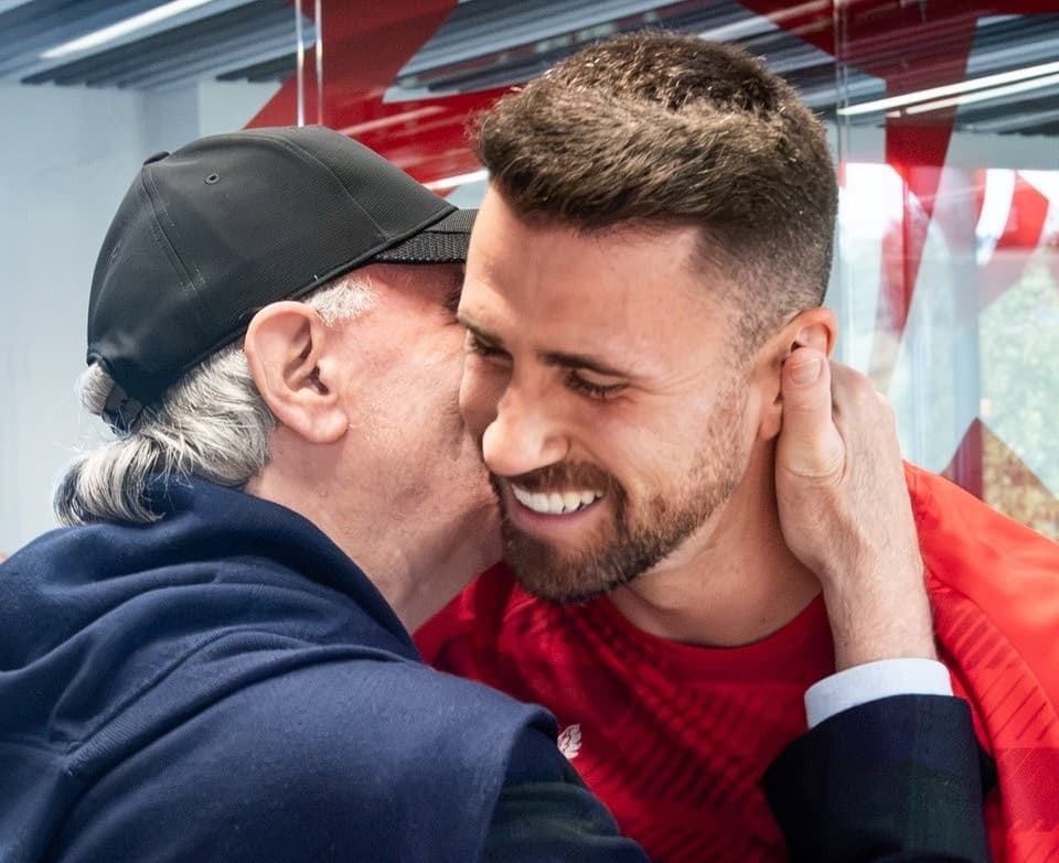 El Athletic no tarda ni 24 horas en monetizar el Yashin: línea textil homenaje al legado de la portería