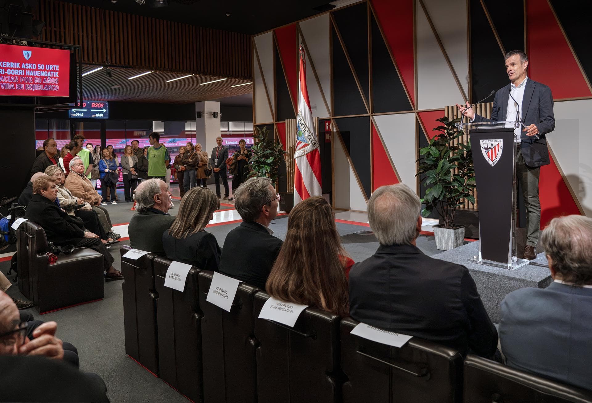 Uriarte viste el traje de Asamblea