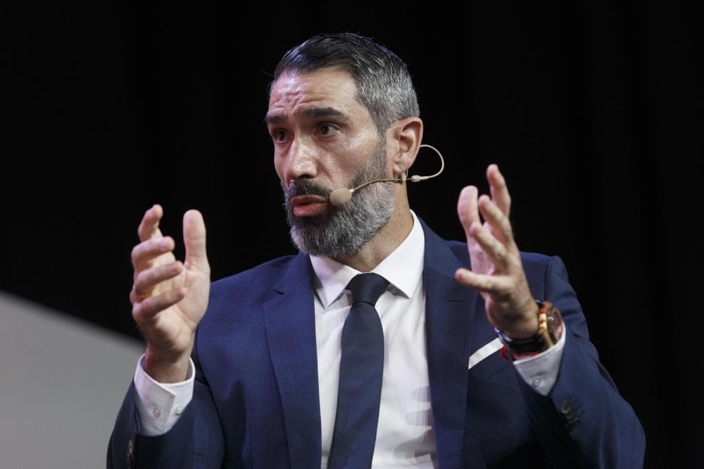 Fernando Sanz: "Renunciar al Mundial condena al Málaga a ser un equipo pequeño"