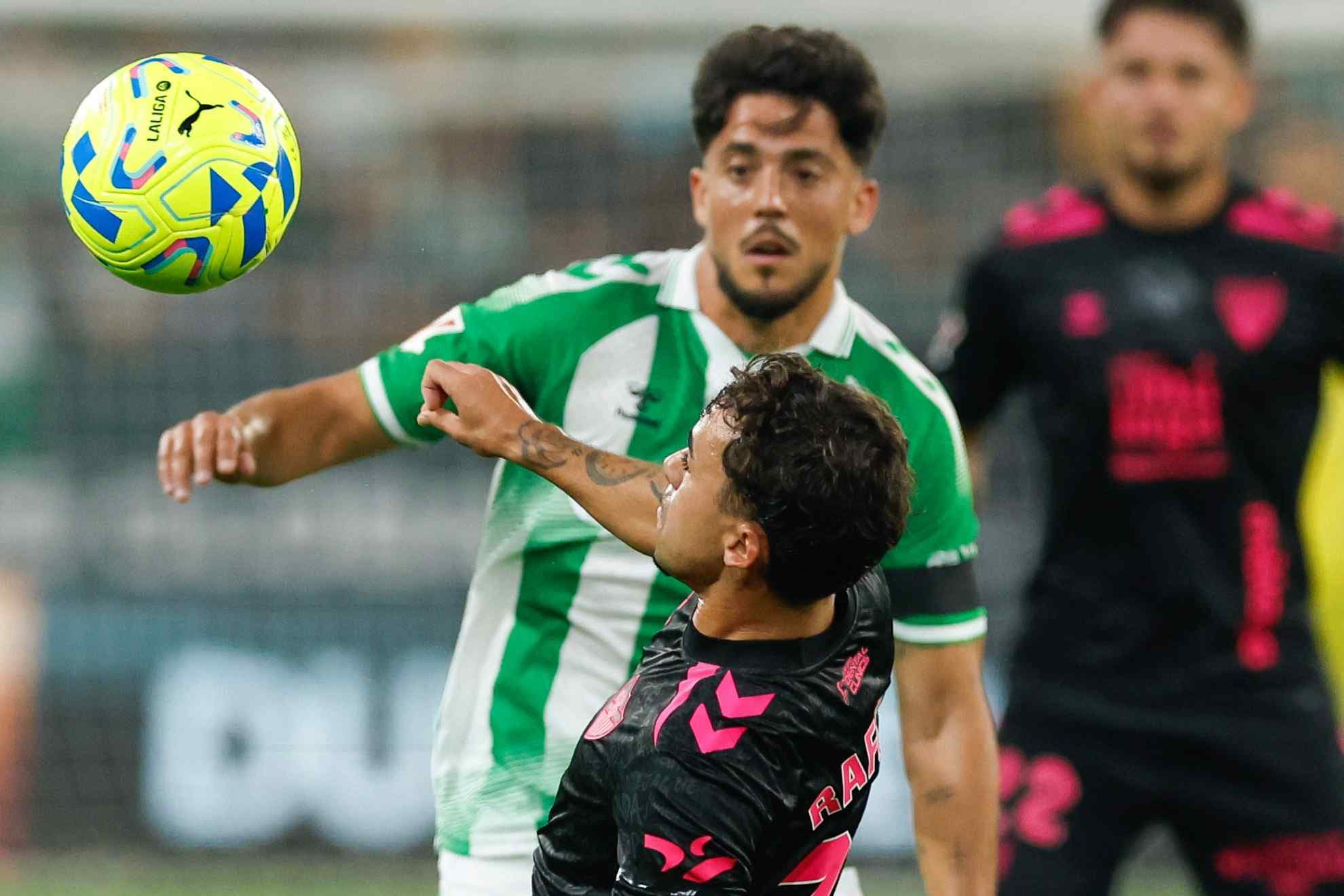 Fornals: "El Málaga no está en su mejor momento, tira de todo lo que tiene"