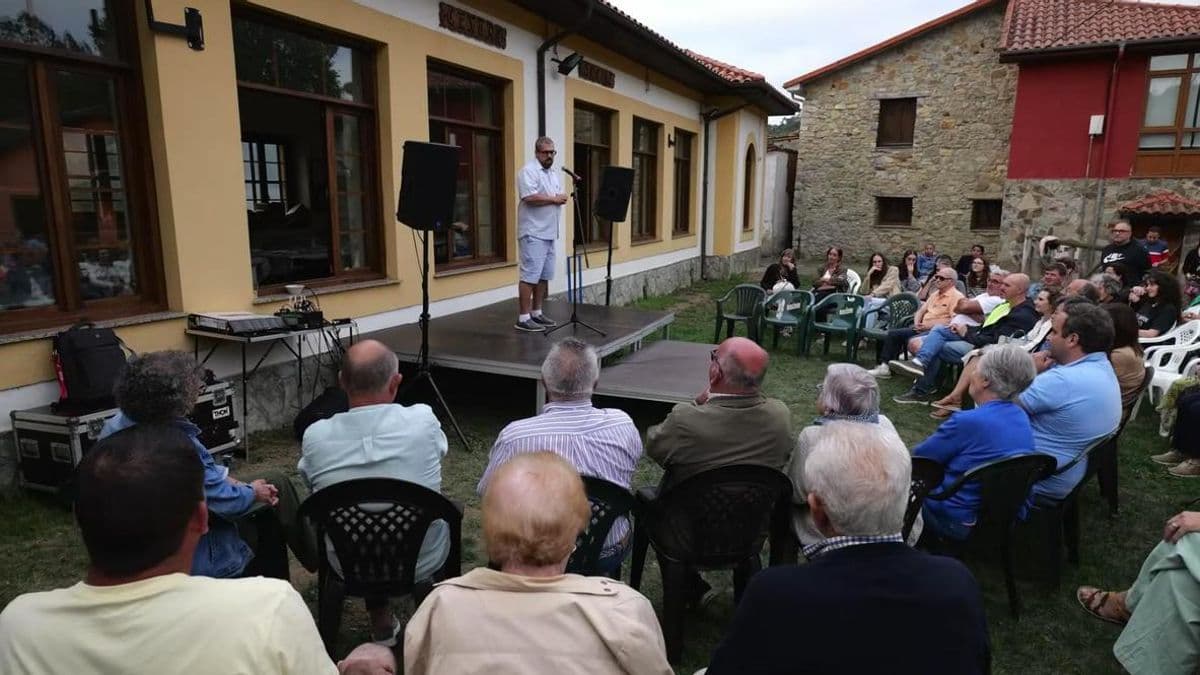 'Caleyando pola cultura': música, tradición sidrera, memoria oral, teatro y arte urbano conectan pueblos asturianos